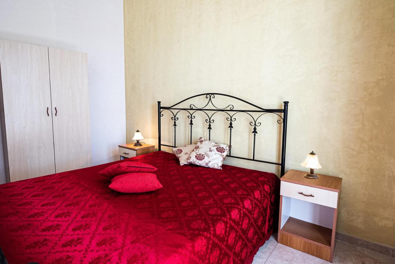 Апартаменти Mancaversa Gallipoli Casa Vacanza Stefania Марина-ді-Манкаверса Екстер'єр фото